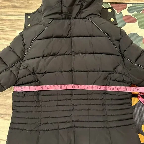 Black Guess Hooded Puffer Jacket with silver zippers - Picture 7 of 8